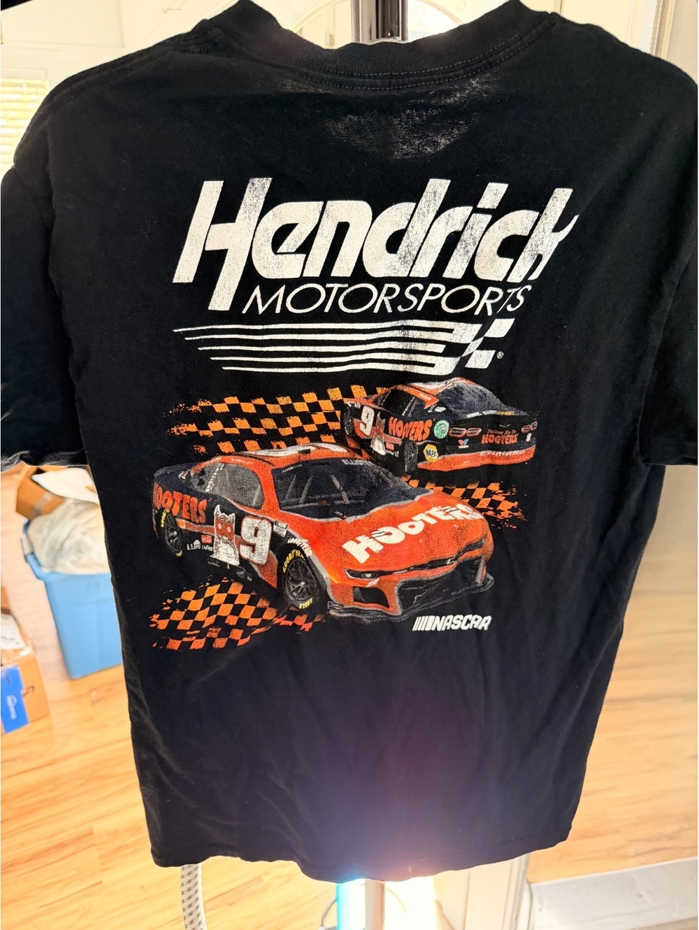 NASCAR Hendrick Motorsports Hooters No 9 Black T Shirt